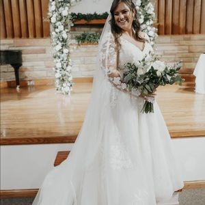 Wedding dress, size 16, Essence of Australia, white, worn 2 hours